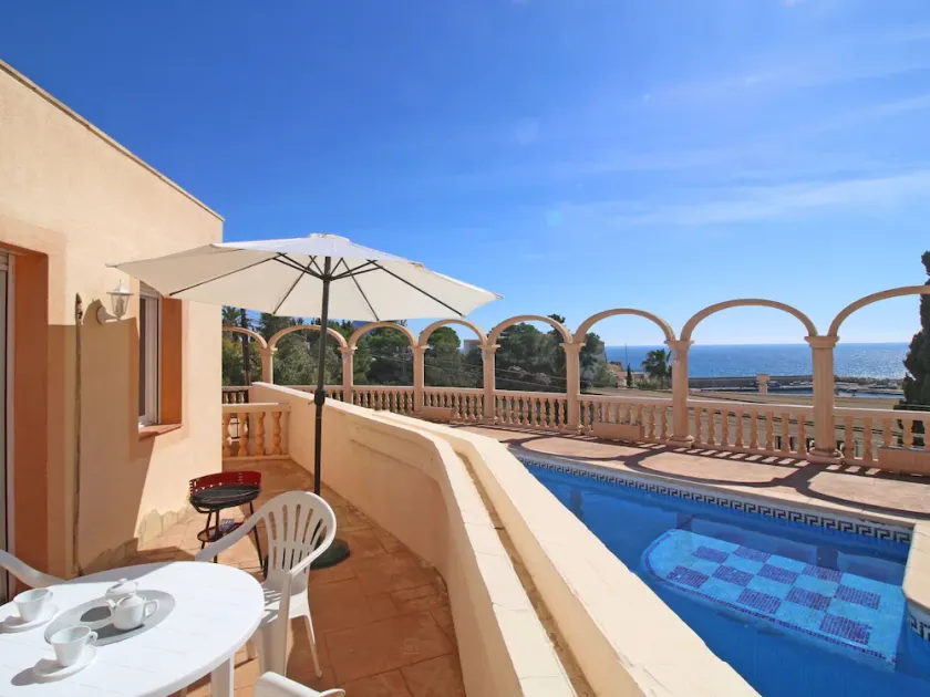 Lovely apartment for 5 people with WIFI, pool, A/C, TV, terrace and pets allowed - Image 1