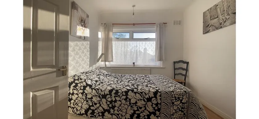 Large Cozy independent Double Bedroom Apartment - Central - Image 1