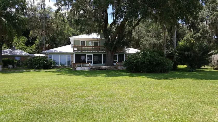 Serene 3br, 3 Bath Estate Home Auf Little Lake Weir - Image 1
