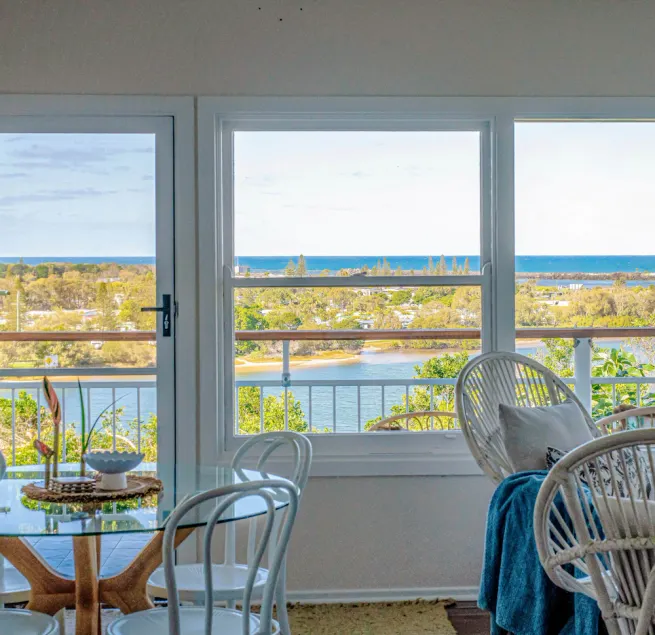 'SEAVIEW' - Stunning Coastal Views, Opposite Shaws Bay, Pet Friendly, Sleeps 4 - Image 1