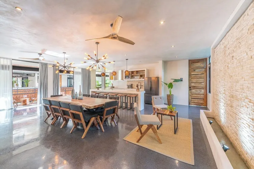 5-Bed Deluxe Condo • Private Villa Feel • Full Hotel Amenities - Image 1