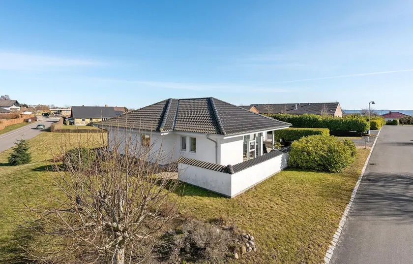 4 bedroom stunning home in Skårup Fyn - Image 1