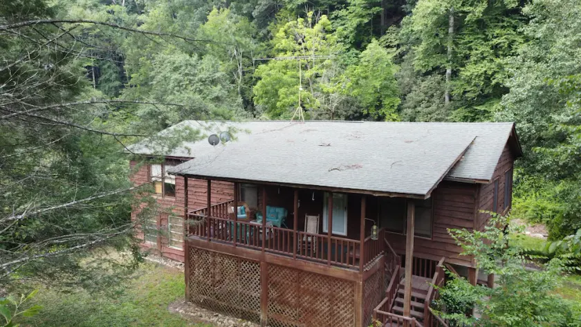 Very Secluded Home overlooking a Wilson Creek, a Wild and Scenic River. - Image 1