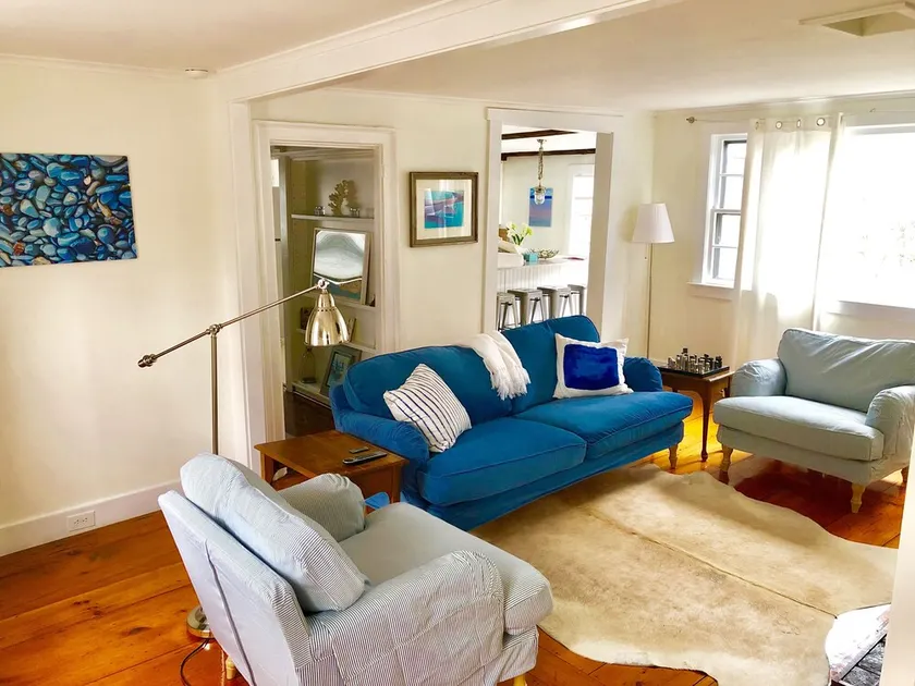 3 bedroom 2 1/2 bath house 1 1/2 Blocks From Main Street, one block from harbor. - Image 1