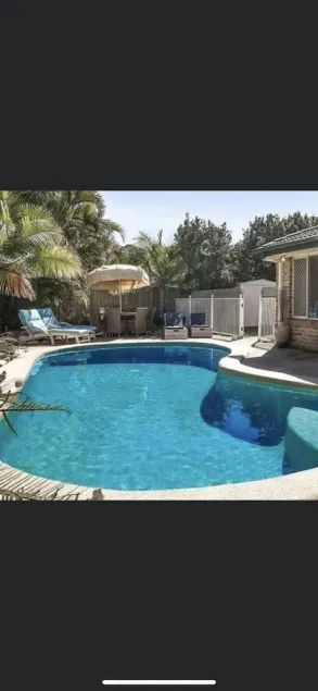 4bdr Haus mit Pool 4km zum Mooloolaba Beach - Image 1
