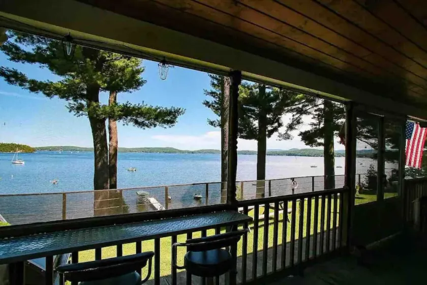 Cottage · Beachfront Cottage on Lake Champlain, Colchester - Image 1