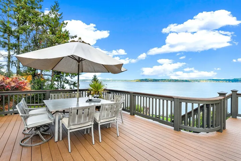 Luxury Beach House & Apartment, Waterfront, Hot Tub, Kayaks, Fire Pit, Game Room - Image 1