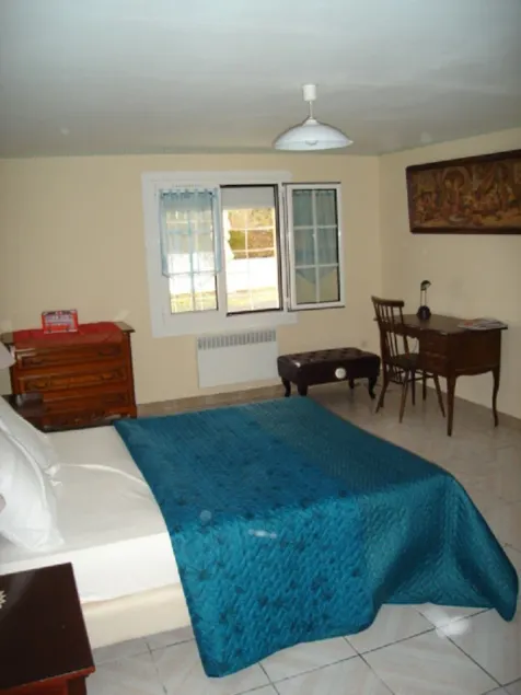 2 Bedroom Apartment in 24350 - MENSIGNAC - Image 1