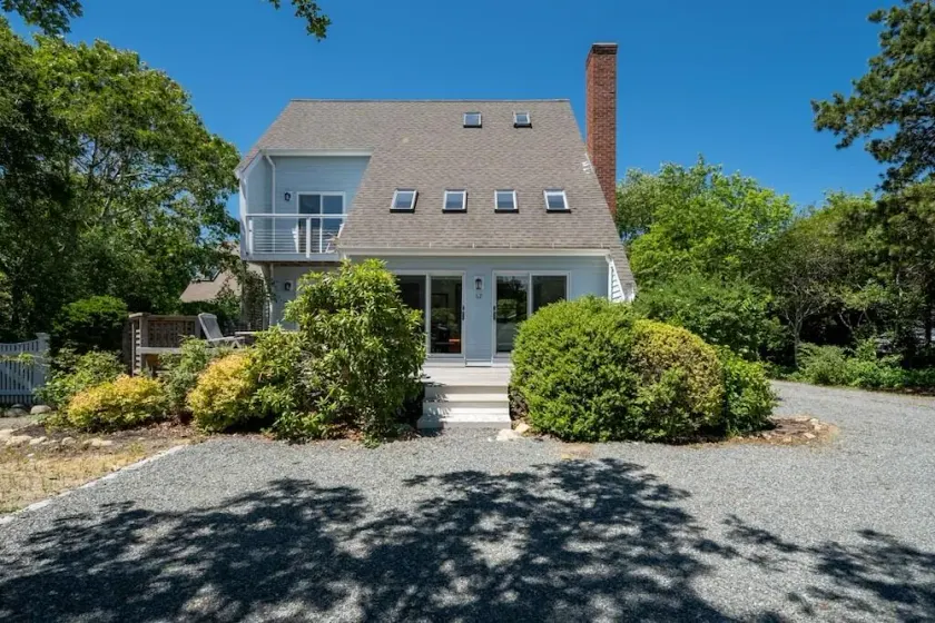 Private 1/2 acre property, charming 4 bedroom, 21/2 bath, great Katama location. - Image 1