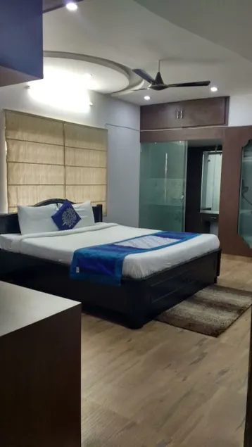 Quarto com 3 Camas Hitech Shilparamam Guest House - Image 1