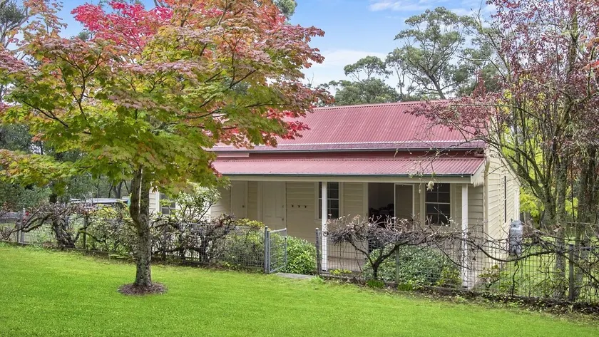 THE TEACHERS COTTAGE- SPECIALS ON NOW ! - Image 1