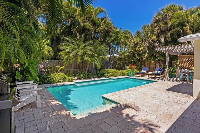 Island Time: AMI North End, Pool, Close to City Pier & Pine Ave by Anna Maria Life Vacation Rentals - Image 1