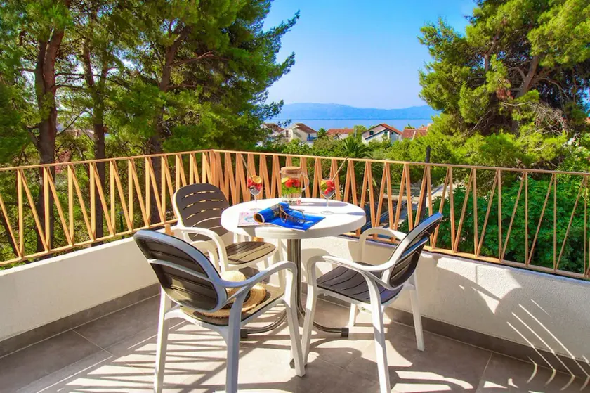 Marula Apartments - 5 min walk to beach, supermarkets, restaurants - balcony, parking & bicycles - Image 1