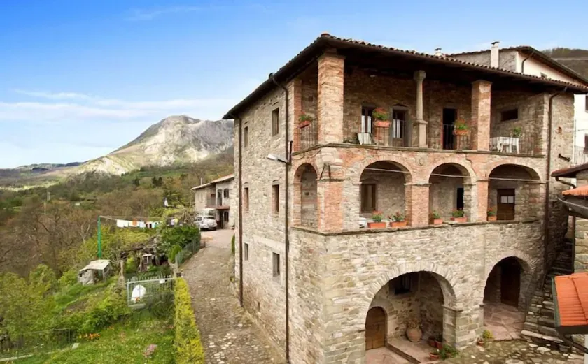 3 bedroom villa (8 sleeps) with private pool in Garfagnana - Image 1