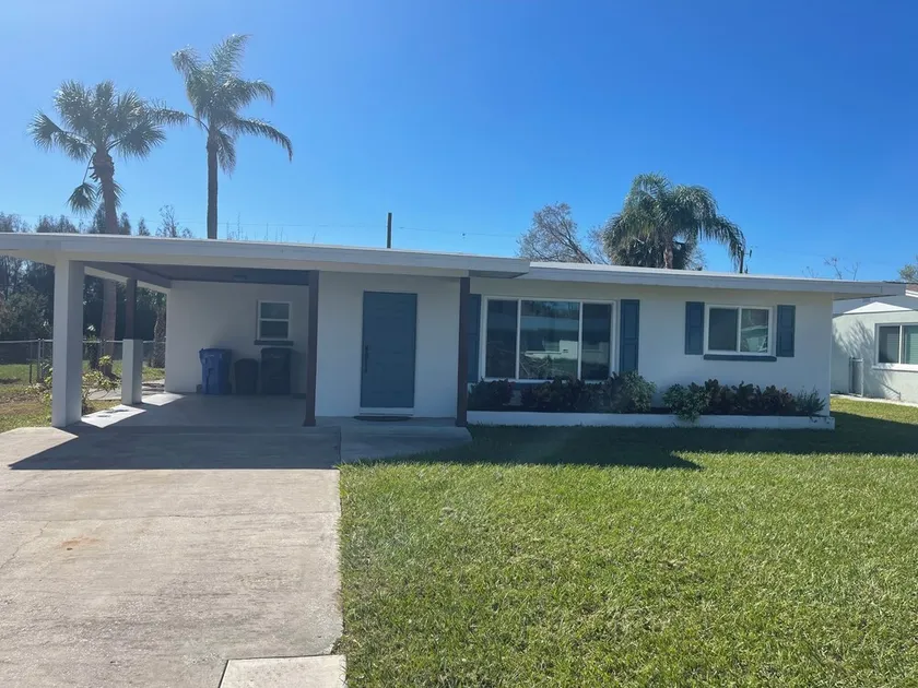 Beautiful home 2 miles away from Venice Beach!!! - Image 1