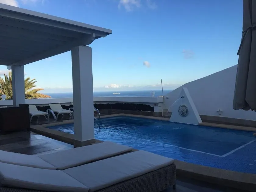Luxury detached villa: private  heated pool, WIFI , A.C. & ocean view - Image 1