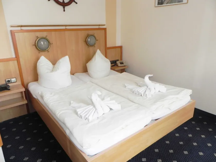 grande camera doppia lato mare - di Domke Hotel Garni \"Casa sul Lago\" - Image 1