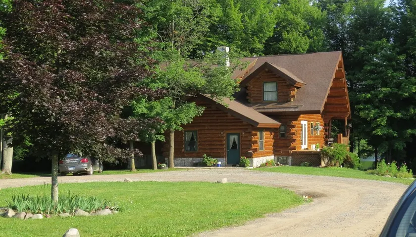 Maple Lane Lake House - Image 1