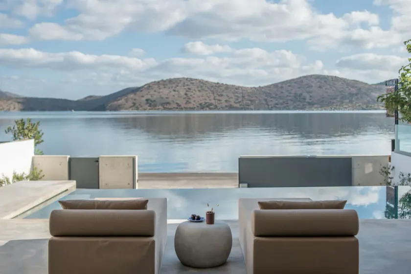 Villa Mimaze Minimalist Living - Image 1