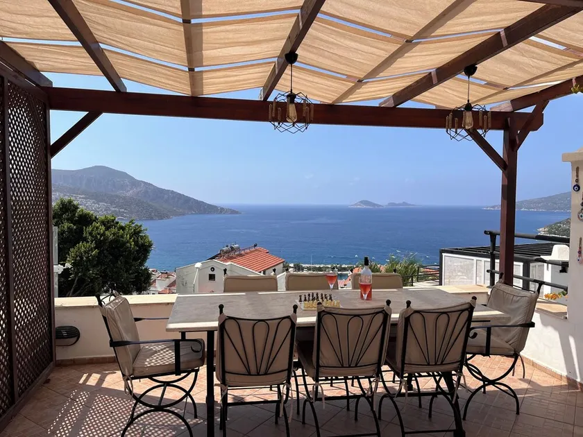 Charming 4 Bed Villa in the Old Town with Panoramic Sea and Mountain Views - Image 1