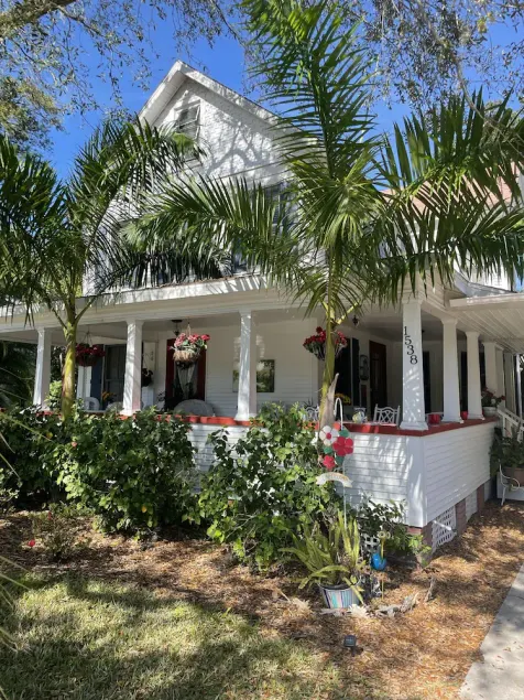 På flodpromenaden, 2 blks. til Bradenton Old Main St., Manatee River & Pier - Image 1