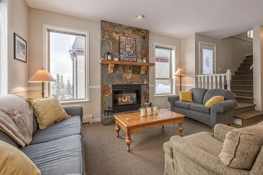 Desirable Knoll Home with Hot Tub, BBQ, Laundry - Open Den with Sofa Bed - Image 1