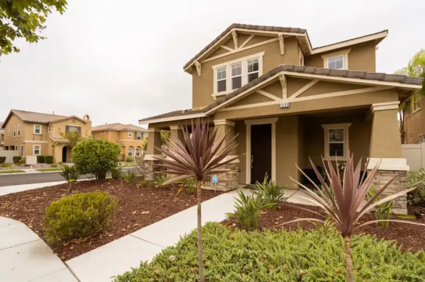 🏠LuxuryHome in Chula Vista Luxurious neighborhood - Image 1