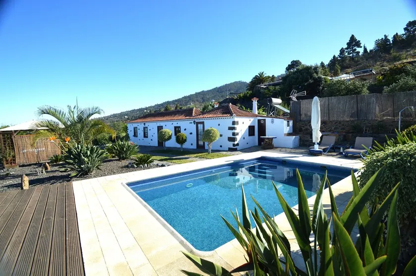 House with private pool, sea views and WI-FI in Tijarafe, La Palma - Image 1