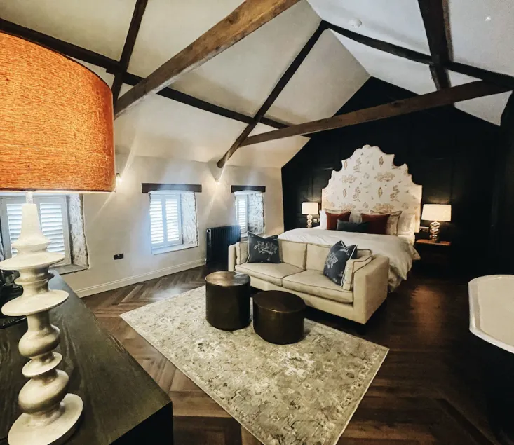 Stylish apartment above popular traditional village pub! - Image 1