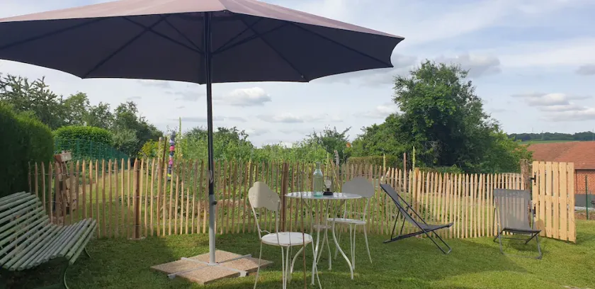 Chez Émile Logement Entier, 2 Chambres, Jardin Privé - Image 1
