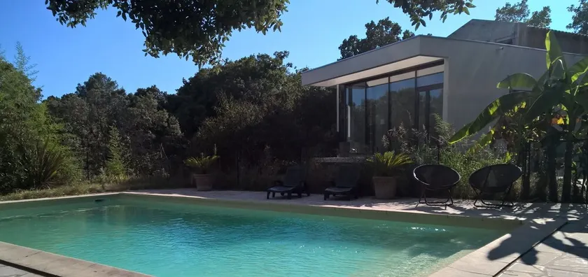 Contemporary air-conditioned villa in large Mediterranean-type landscape garden - Image 1