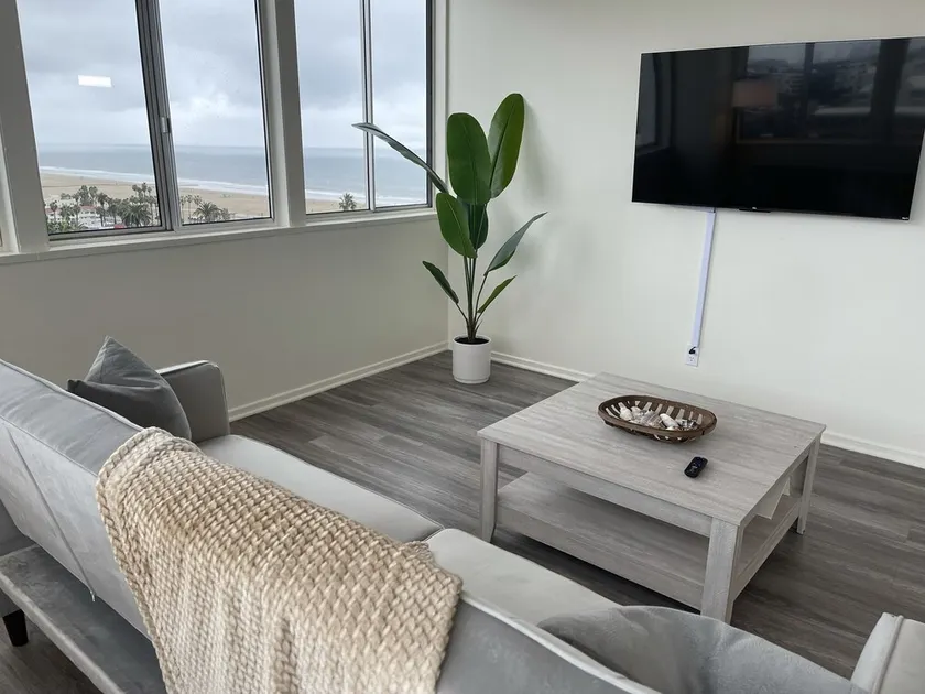 Beach Front Loft at Santa Monica Pier - Image 1