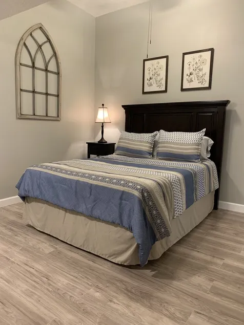  Holley Rentals 2 bedroom sleeps 6 - Image 1