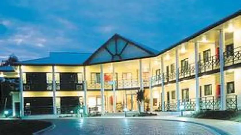 Nepean Country Club - Boneo - Image 1