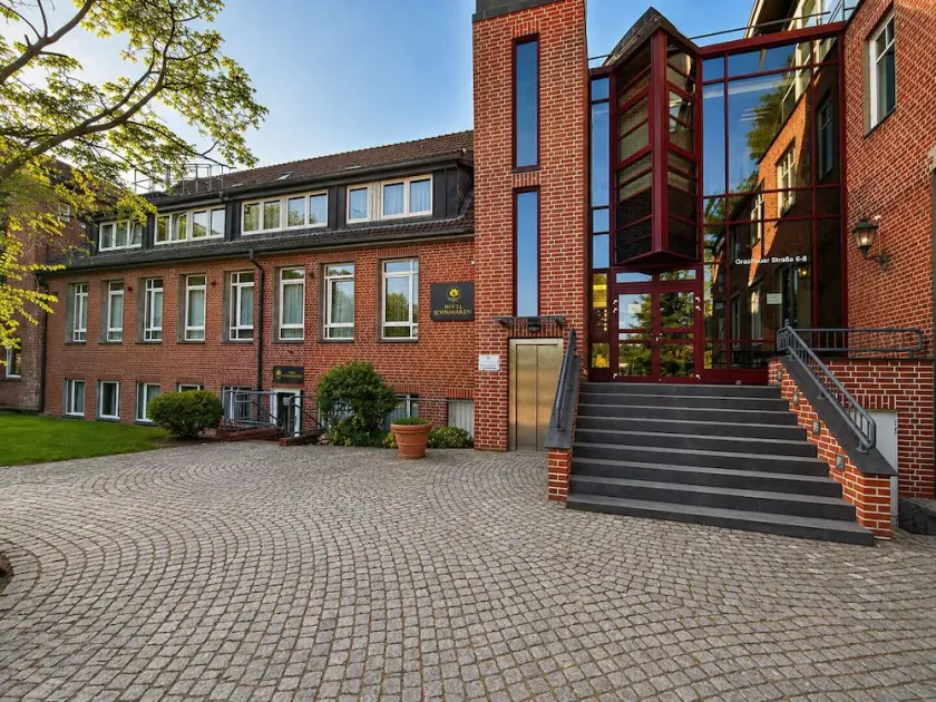 Hotel Schwarzenbek - Image 1
