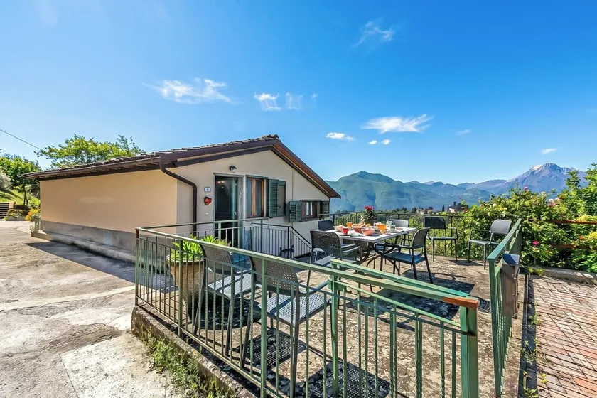Family Friendly Rosa House Amazing View - Happy Rentals - Image 1