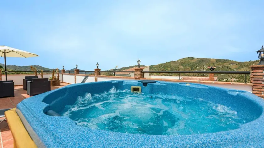 Fantastisk sommerhus til fire personer med jacuzzi - Image 1