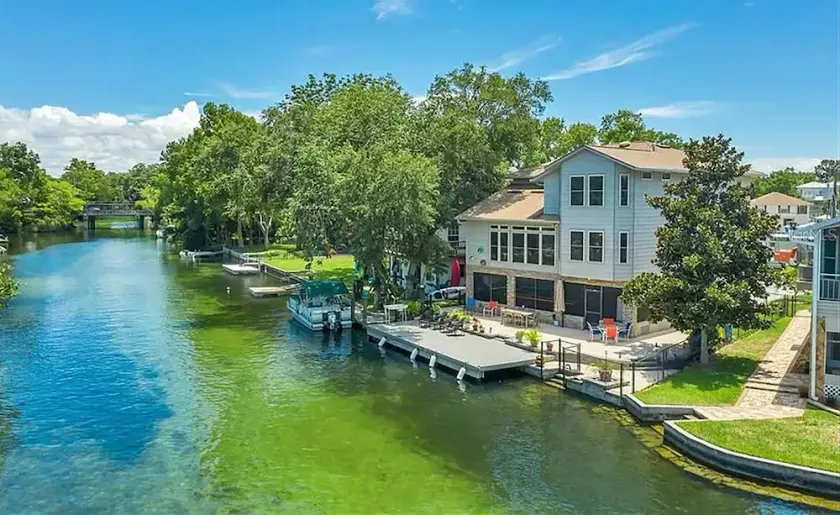 Luxury Home on The Weeki Wachee River! - Image 1