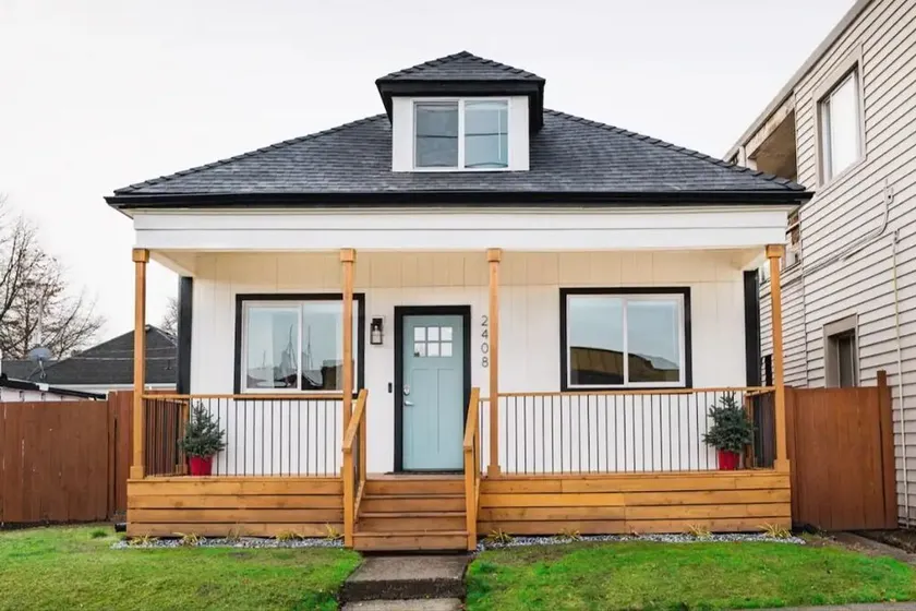 Spacious Downtown 4BD House 8 min from Ruston Way Waterfront! - Image 1