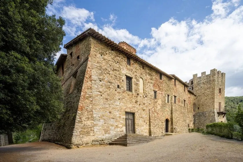 GuestHost - Comfortable apartment located in a historic Abbey from the year 1000, restored in 1980.La Badia is a small Benedictine Abbey immersed in a park of centuries-old olive trees.Located on the ground floor, there is a mezzanine for the sleeping ar - Image 1