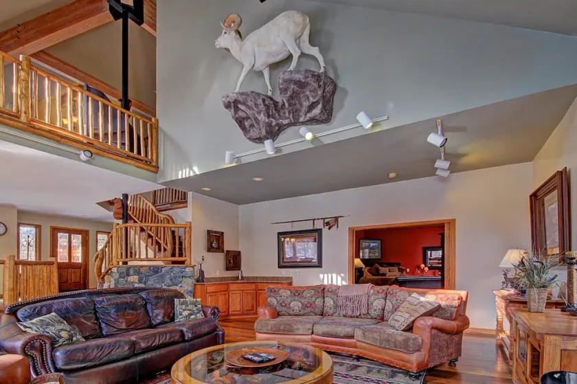 Gold King Lodge 8 Bedroom Home by RedAwning - Image 1