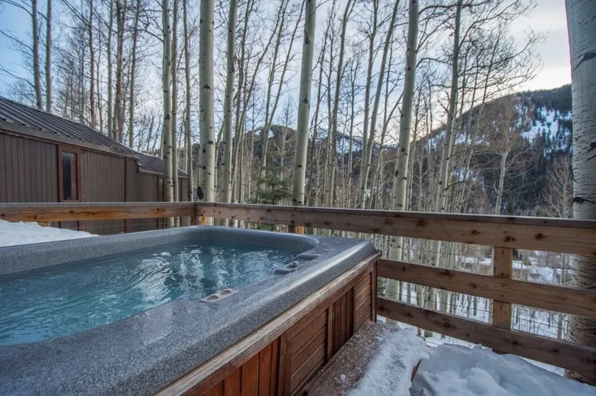 CHARMING MOUNTAIN HOME - W/ HOT TUB - VIEWS OF SOLITUDE RESORT - Image 1