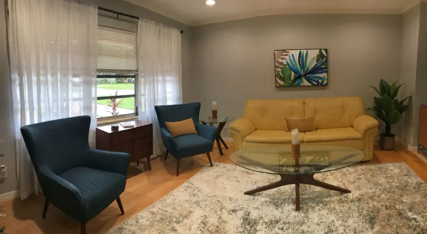 Boho Vibe 3B/2B West of S. Tuttle - 1 mile to City Center - Image 1