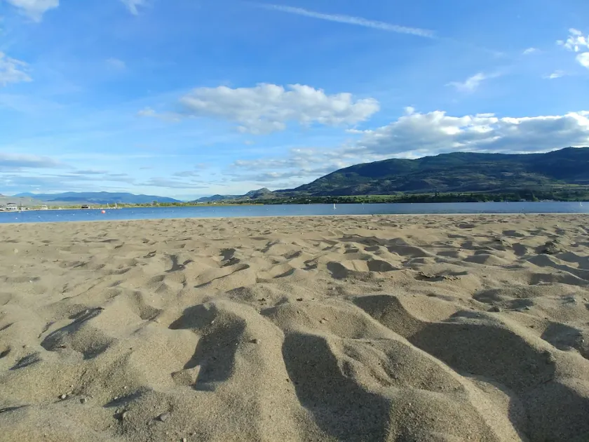 Nuovissimo Osoyoos Lake House sul lago più caldo del Canada. - Image 1