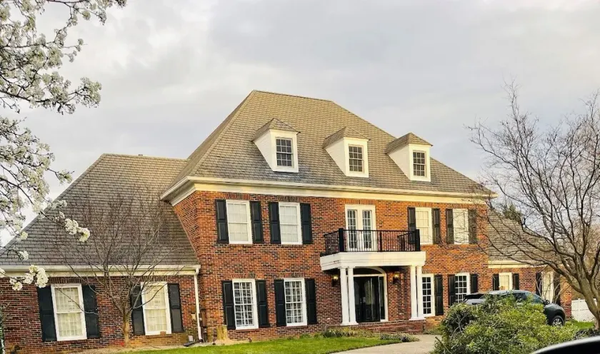 Winner's Circle Derby Mansion - Image 1