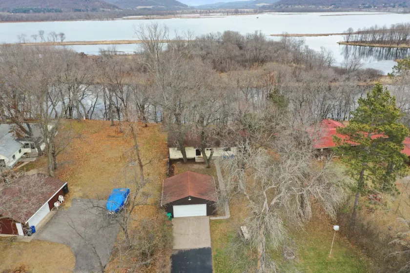 HOUSE ON THE RIVER - Image 1