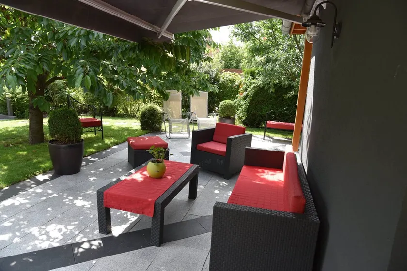 Le Cerisier: superba struttura confortevole con camere climatizzate e giardino. - Image 1
