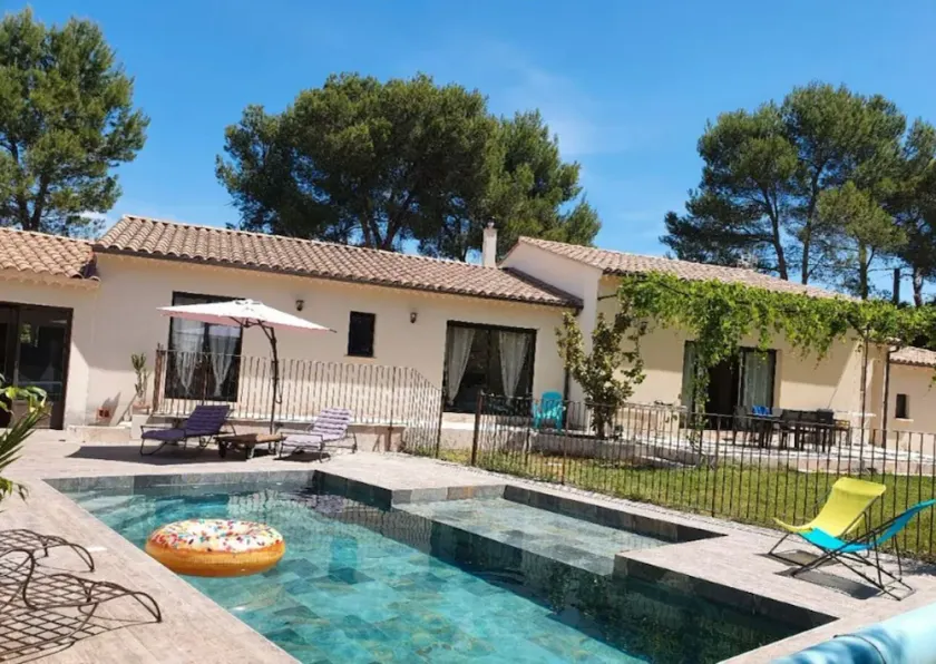 Villa Familial Avec Piscine Climatisée - Image 1