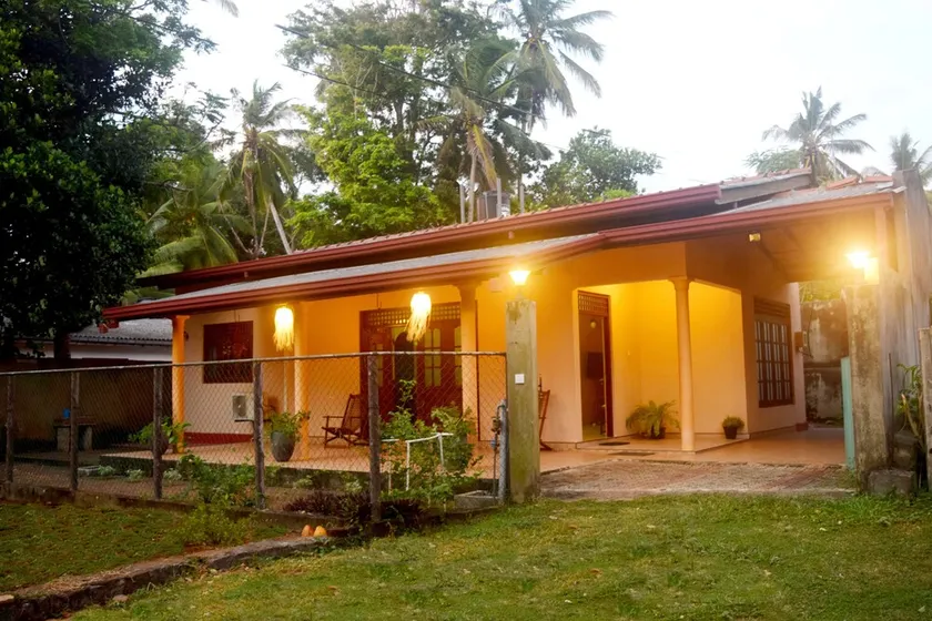 Villa Wynn Klimaanlage Haus Hikkaduwa (2BR 2BA, 300m zum Strand) - Image 1