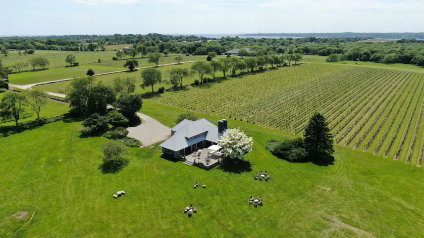 Romantic Vineyard Retreat - Image 1